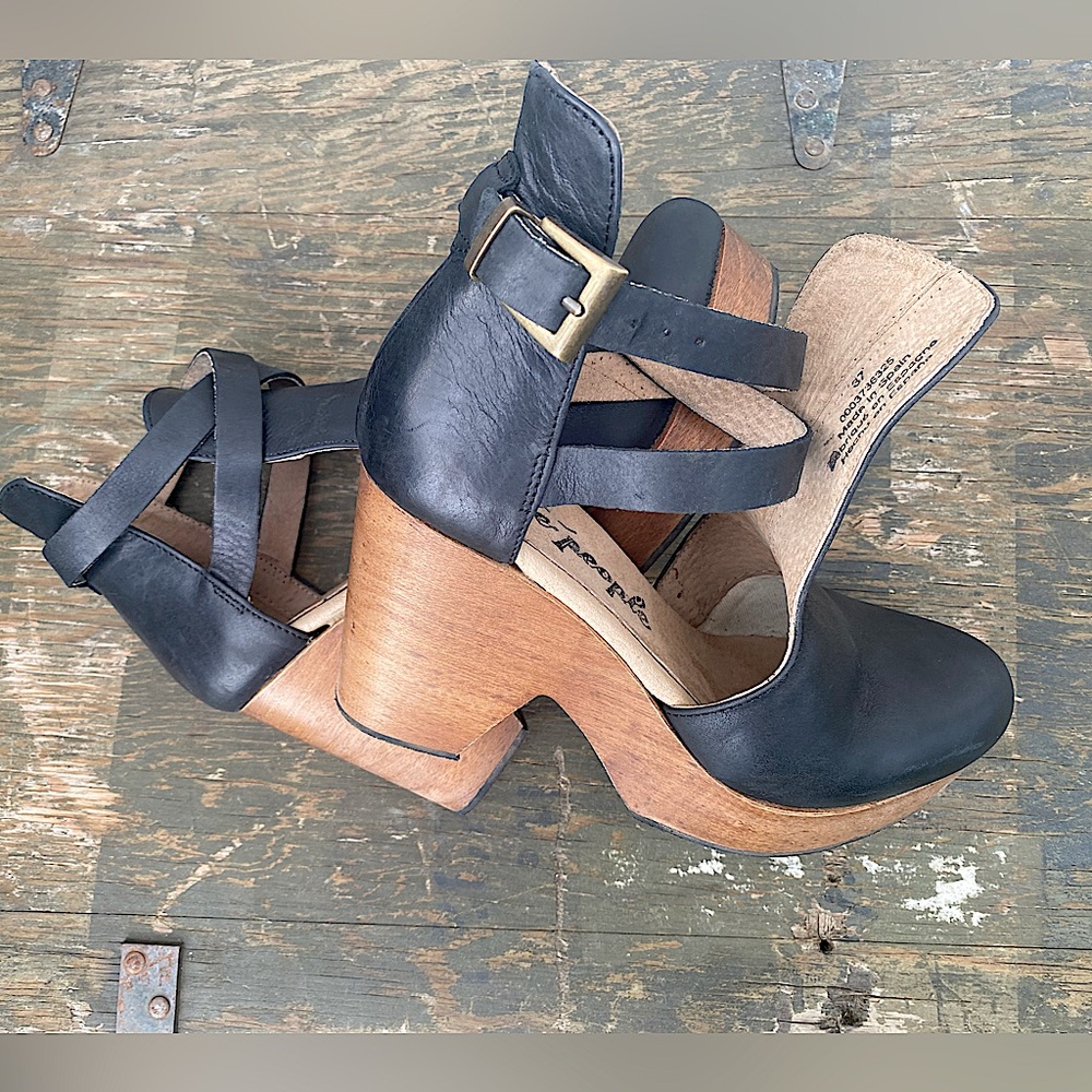 NWOT Free People Cedar Clog